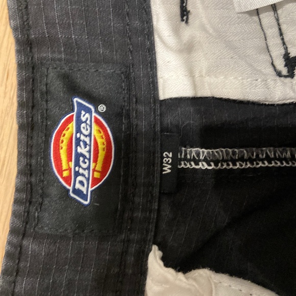 Vintage Dickies Cargo Pants Black Eagle Bend Mens Size 32 - Picture 3 of 3